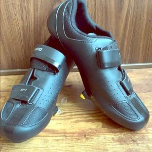 Cycling shoes